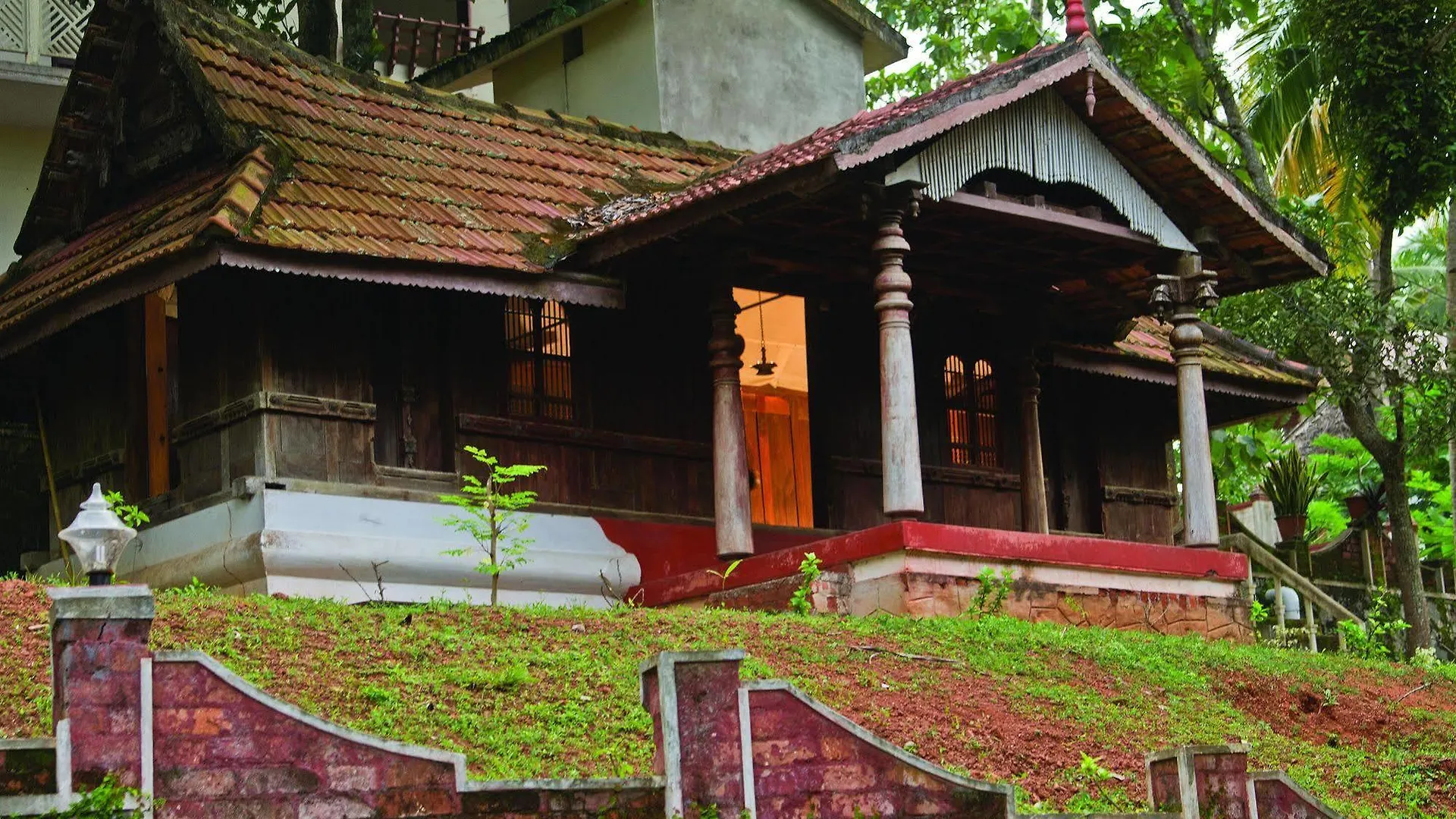 Blooming Bay - Clifftop Beach Resort Varkala