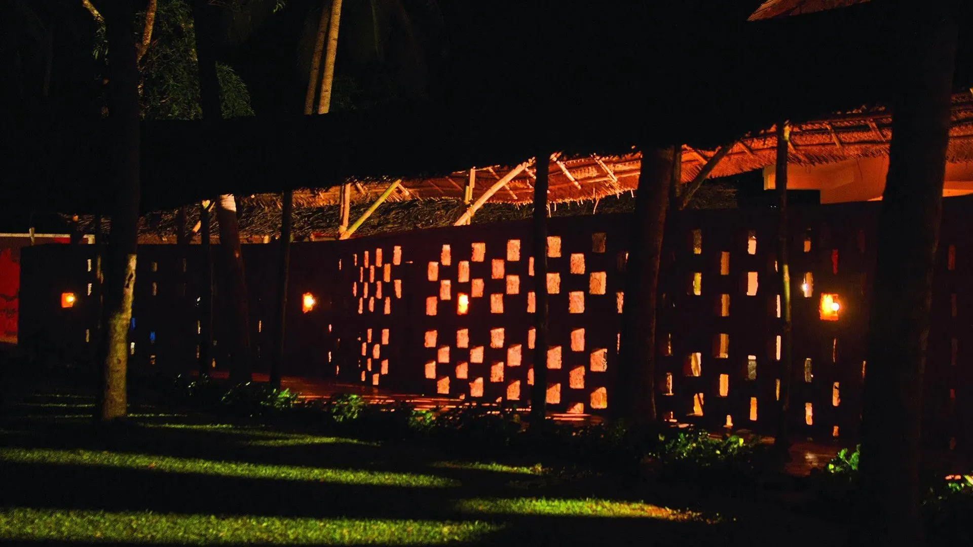 Blooming Bay - Clifftop Beach Resort Varkala